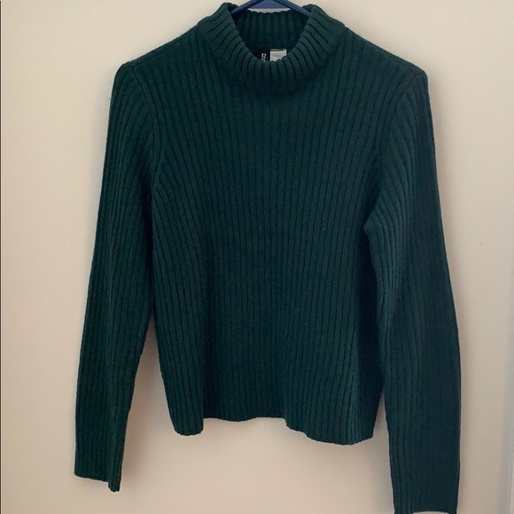 H&M Cropped Green Sweater - Picture 1 of 3